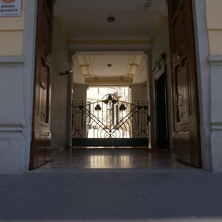 Wonderful Downtown Apartment-Hd Netflix, King-Size Bed, Two Minutes' Walk From Metro Milan Bagian luar foto
