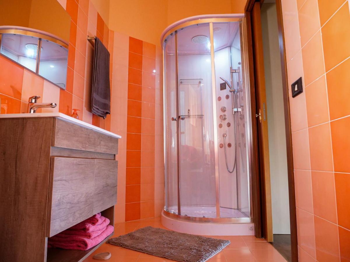Wonderful Downtown Apartment-Hd Netflix, King-Size Bed, Two Minutes' Walk From Metro Milan Bagian luar foto