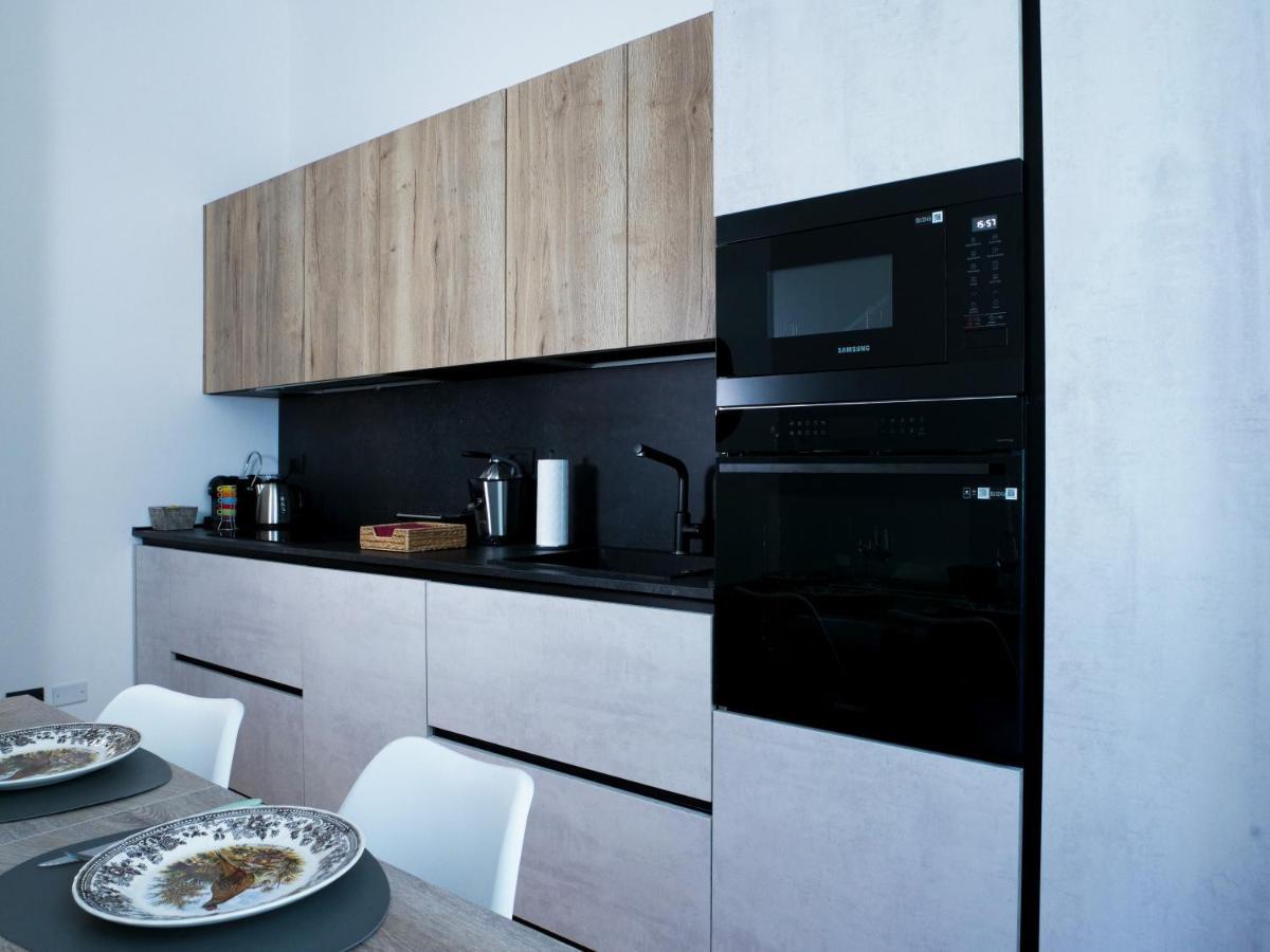 Wonderful Downtown Apartment-Hd Netflix, King-Size Bed, Two Minutes' Walk From Metro Milan Bagian luar foto