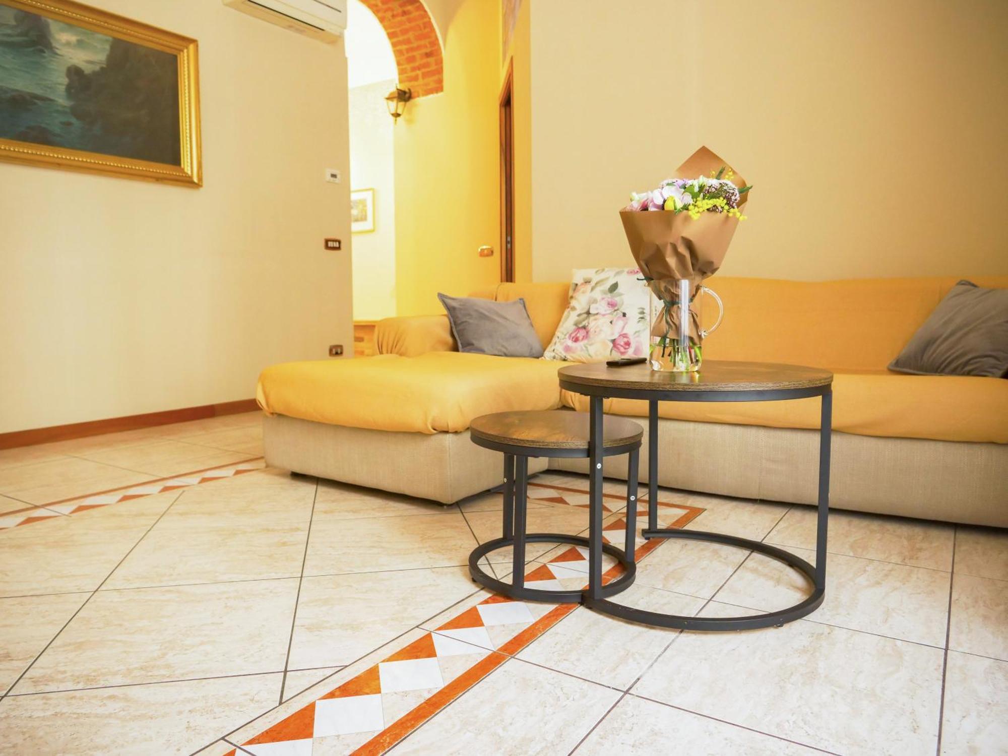 Wonderful Downtown Apartment-Hd Netflix, King-Size Bed, Two Minutes' Walk From Metro Milan Bagian luar foto