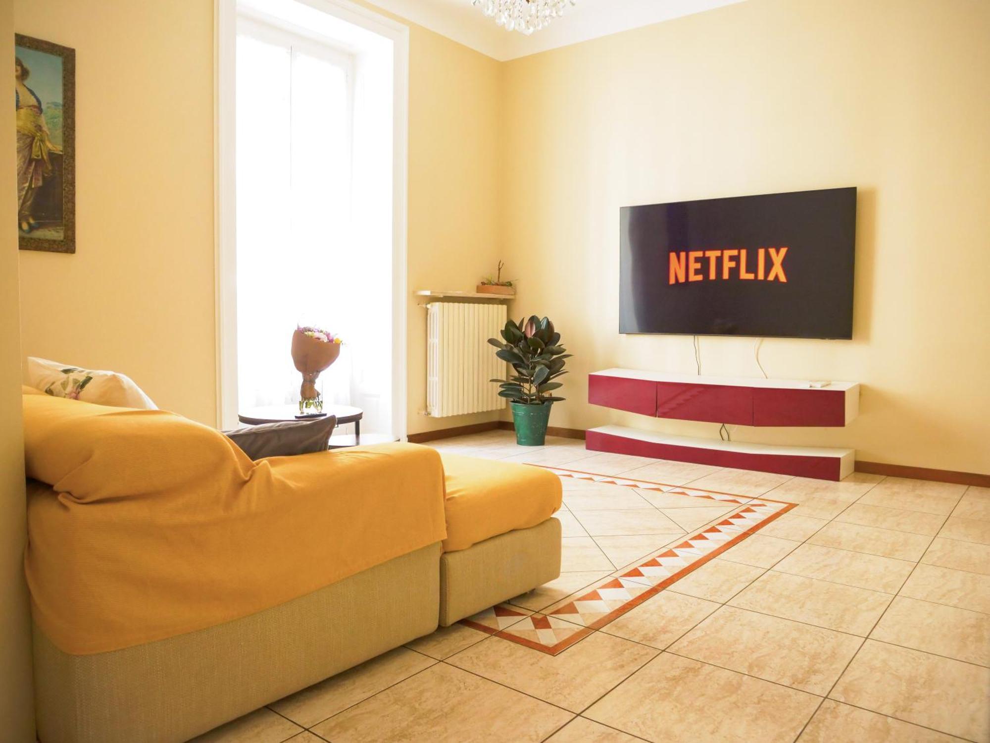 Wonderful Downtown Apartment-Hd Netflix, King-Size Bed, Two Minutes' Walk From Metro Milan Bagian luar foto